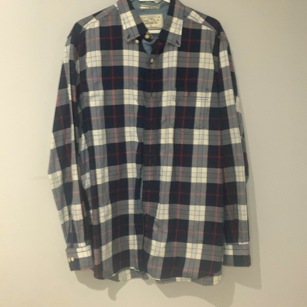 Men’s Nautica size large button up collared shirt